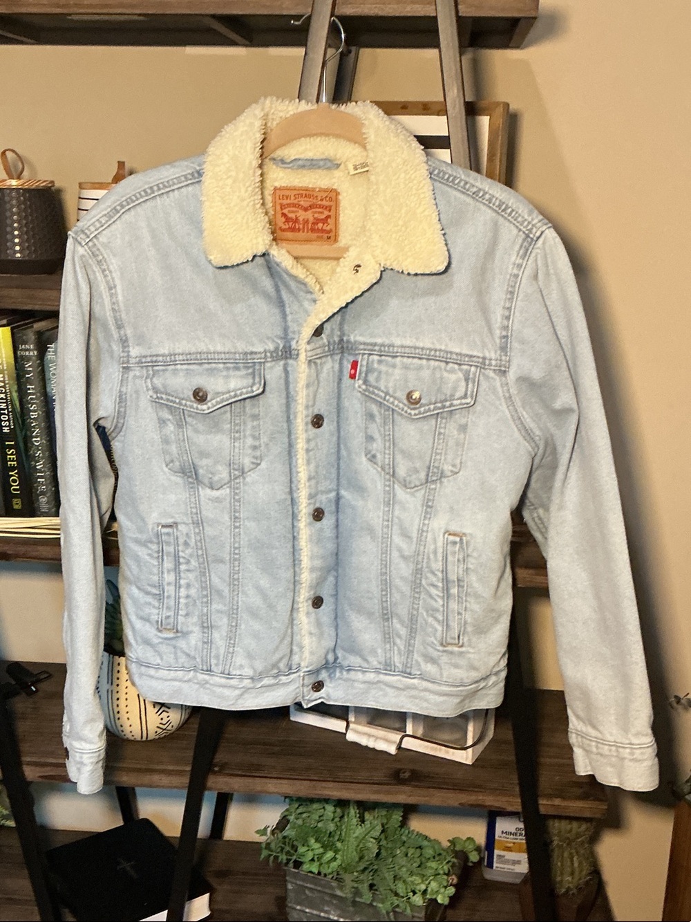 Levi's Light Blue Denim Jacket with Sherpa Lining Size M